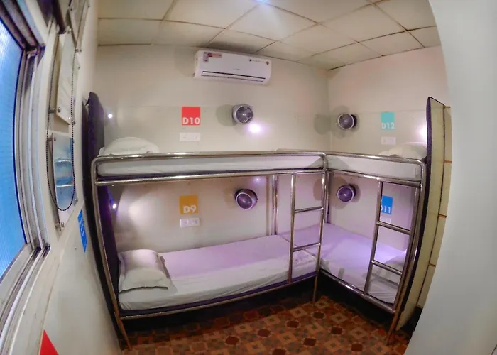 Smyle Inn - Comfort & Value Near New Delhi Railway Station - Since 1998